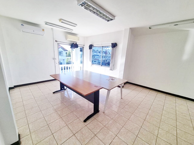 นวมินทร์ 105-113 2คูหา  9แอร์  รร.เลิศหล้าเกษตรนวมินทร์ 800ม.ให้เช่า โฮมออฟฟิศ 3ชั้น รร.นานาชาตินีวา 1.2 กม. 9นอน 6น้ำ 505ตรม.102ตรว.