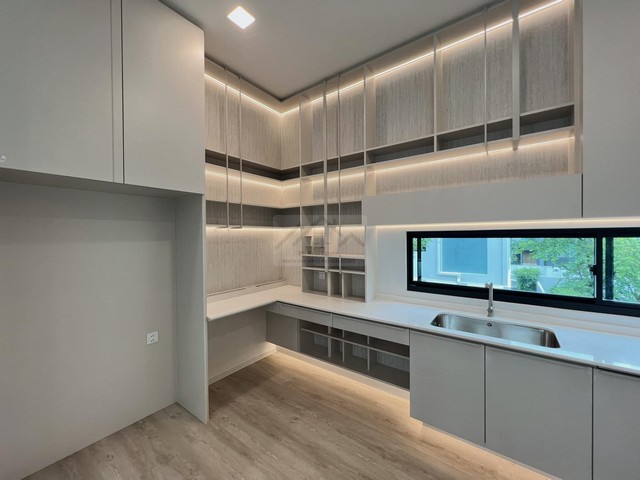 ขายบ้านเดี่ยว 3 ชั้น 421 ตรม. พร้อมลิฟท์ส่วนตัว โครงการ Vive กรุงเทพกรีฑา พร้อมเฟอร์นิเจอร์ ใกล้นานาชาติ Wellington **ขายพร้อมผู้เช่า