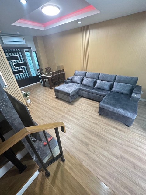 ให้เช่าทาวโฮม 3 ชั้น 3 ห้องนอน บ้านกลางเมือง พระราม9 - กรุงเทพกรีฑา (ตัดใหม่)  ตกแต่งครบ พร้อมเข้าอยู่