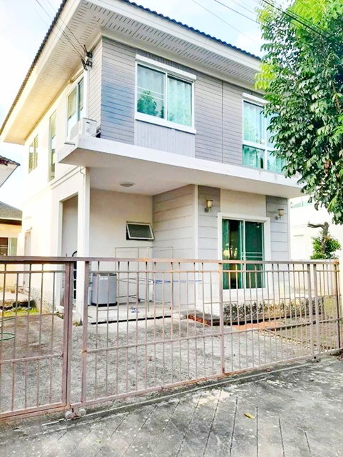 บ้านเดี่ยว 2 ชั้น ม.เกษมบัณฑิต ร่มเกล้า 1.2กม.3 นอน 2 น้ำ แหล่งช้อปปิ้ง ตลาดเคหะชุมชนรามคำแหง 1.9 กม.หาของกินสะดวก แหล่งชุมชน 50 ตร.วา 200 ตร.ม 3 แอร์ บิ๊กซี สุขาภิบาล 3 ให้เช่า 19,999b-m MRTมีนบุรี 2.1 กม.  เพอร์เฟค  สุวรรณภูมิ2-storey detached house Kasem Bundit University RomKlao 1.2 km. 3bed 2bath shopping area Ramkhamhaeng Community Housing Market 1.9 km.convenient for finding food community area 50sq.wa.200sq.m.3a/c BigC Sukhapiban3 for rent 19,999 b-m MRT Mi Buri 2.1km. Perfect Suvarnabhumiซ.ร่มเกล้า 4-8 ถ.ร่มเกล้า รามคำแหง แขวงมีนบุรี เขตมีนบุรี กรุงเทพฯ 5