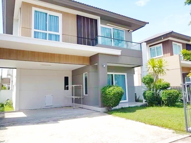 เกาะแก้ว ภูเก็ต บิ๊กซี เทพกระษัตรี 6.5 กม.บ้านเดี่ยวแลนด์ แอนด์ เฮ้าส์ 2 ชั้น  3 นอน 3 น้ำ สงบ ร่มรื่น ได้สูดอากาศบริสุทธิ์ท่ามกลางธรรมชาติ รร.นานาชาติ บริติช ภูเก็ต 1.8 กม. กับช่วงเวลาผ่อนคลาย บนพื้นที่สวนสาธารณะครบ 70 ตร.ว.280 ตร.ม. พร้อมด้วยสระว่ายน้ำ และห้องออกกำลังกาย ให้เช่า 44,999 b-m ท่าอากาศยานนานาชาติ 17.3 กม.  KohKaeo Phuket BigC ThepKrasattri 6.5 km. Land and House 2-storey single house, 3 bedrooms, 3 bathrooms, quiet, shady, breathe fresh air amidst nature. British International S