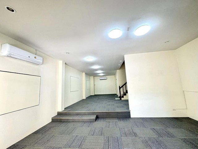 P125 ให้เช่าทาวน์โฮม ย่านทาวน์อินทาวน์ ศรีวรา  บ้านเปล่า ใกล้ เดอะซีนทาวน์อินทาวน์ บดินทรเดชา อบอร่อยทาวน์อินทาวน์ เลียบด่วน