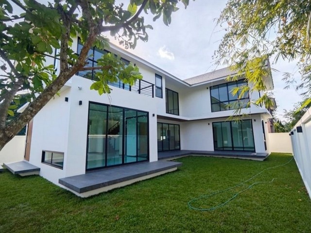 บ้านเดี่ยว 2 ชั้น สวยสร้างใหม่ ทันสมัย สไตล์โมเดิร์น แม่เหียะ