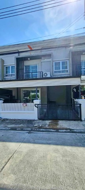 บางโฉลง บางพลี รพ.จุฬารัตน์ 2 ม.หัวเฉียว 900ม. บ้านทาวน์เฮ้าส์ 3นอน 2น้ำ รร.บางพลีพัฒนาศึกษาลัย1กม. 