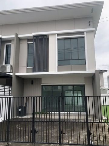 ขายทาวน์โฮมหลังมุม พฤกษาวิลล์ 76 บางนา-วงแหวน ต.บางพลีใหญ่ อ.บางพลี จ.สมุทรปราการ  รหัส AOM 1451ขนาดที่ดิน 47.50 ตร.ว. พื้นที่ใช้สอย 125.00 ตร.ม.จำนวนชั้น 2 ชั้นรายละเอียดพฤกษาวิลล์ 76 บางนา-วงแหวนเนื้อที่ 47.5 ตารางวา 2 ห้องนอน 2 ห้องน้ำพื้นที่ใช้สอย 125 ตารางเมตรจอดรถ 2 คันทาวน์โฮม 2 ชั้น หลังริม เงียบสงบใกล้เมกา บางนา , เอแบคบางนา , ม.รามคำแหง 2ใกล้รถไฟฟ้าสายสีเหลือง สถานีศรีเอี่ยมที่ต