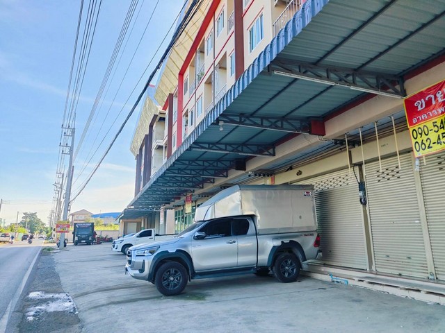 ขาย/เช่า อาคารพาณิชย์ 4 ชั้น 43 ตร.วา   คูหาริมสุด มีพื้นที่ด้านข้าง ย่านชุมชน มีที่จอดรถ  ถนนเฉลิมพระเกียรติ  กระทุ่มแบน สมุทรสาคร   ZB077