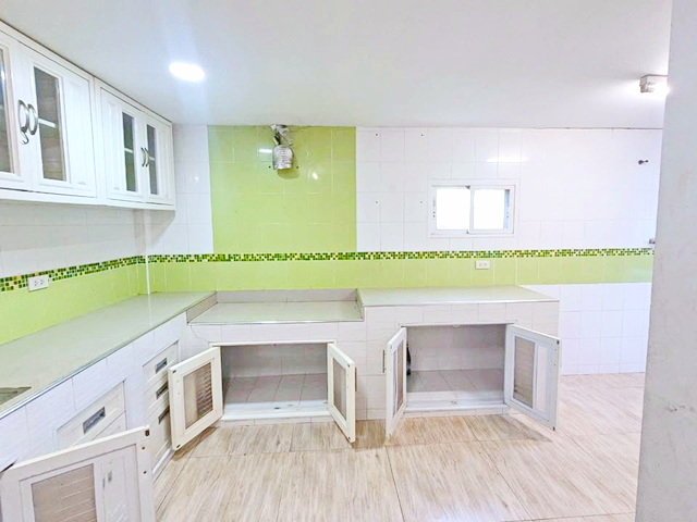 ตลาดบัวทอง 5.6 กม. ชัยพฤกษ์ - วงแหวน  บ้านเดี่ยวชั้นเดียว 3นอน โลตัส บางกรวย-ไทรน้อย 4.8 กม.  2น้ำ รร.แสงประเสริฐ 0.6 กม.บรรยากาศ ร่มรื่น เย็นสบาย 60 ตร.วา.120 ตร.ม.โลตัส บางกรวย-ไทรน้อย 4.8 กม.แหล่งช้อปปิ้ง ให้เช่า 11,999 b-m แหล่งชุมชน MRT คลองบางไผ่ 8.5 กม.เดินทางสะดวก Buathong Market 5.6 km. Chaiyaphruek RingRoad 1-storey detached house 3bed Lotus Bang Kruai-SaiNoi 4.8 km. 2bath Saeng Prasit School 0.6 km.shady and cool atmosphere 60 sq.wa.120 sq.m. Lotus Bang Kruai-Sai Noi 4.8 km. shopping area for rent 11,999 b-m,  community area MRT Khlong Bang Phai 8.5 km. convenient transportation               3215 