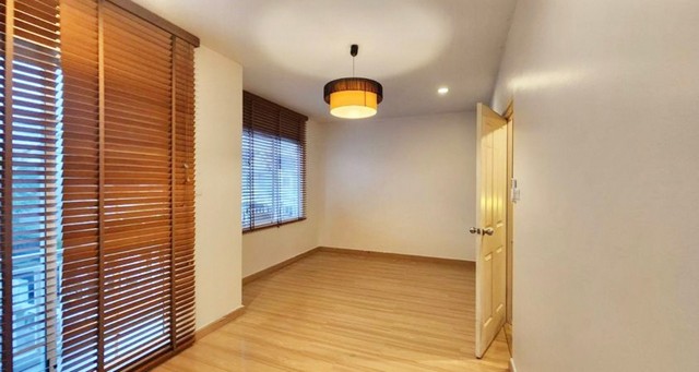 LV52961 ให้เช่า เดอะวิลเลจบางนา กม.8 ใกล้เมกาบางนา เฟสต้นเข้าซอยไม่ลึก ใกล้ทางด่วน (บางนา-ตราด)