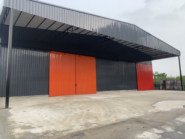 BRA517 ให้เช่าโกดัง รามอินทรา 93  พื้นที่ 300 ตรม. ใกล้ แฟชั่นไอส์แลนด์สนใจติดต่อ : คุณสราวุฒิ Tel. 0994108945 Line : ballwuth -  พื้นที่ใช้สอย 300 ตร.ม.จอดรถได้3-4คัน-  ห้องน้ำ1ห้อง- ระดับสูงวัดจากพื้นประมาณ7 เมตร-ไฟฟ้า3 เฟส 30/100ใกล้เคียง แฟชั่นไอส์แลนด์ / มอเตอร์เวย์ตะวัออกเหมาะเก็บสินค้า กระจายสินค้า ประกอบ รถใหญ่6ล้อ 10ล้อ เข้าออกได้ เดินทางสะดวก**ราคาค่าเช่า 45,000 บาท / เดือน**สัญญาขั้นต่ำ 3 ปี มัดจำ 3 เ