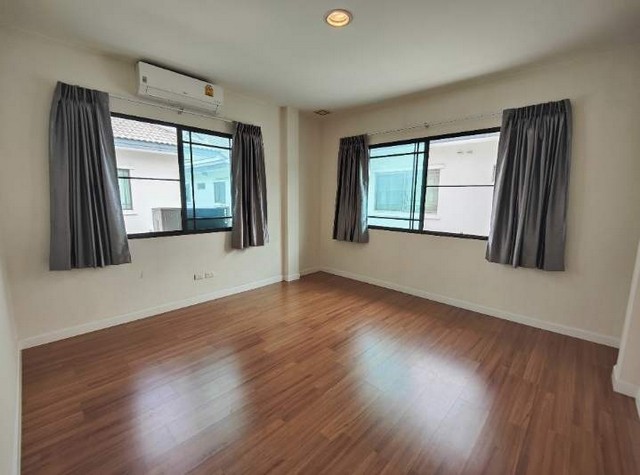 ให้เช่าบ้านมัณฑนา เลค วัชรพล สุขาภิบาล 5 ใกล้ทางด่วนสุขาภิบาล 5-จตุโชติ-วัชรพล-ฉลองรัช ใกล้รร.สารสาสน์วิเทศสายไหม สถานีรถไฟฟ้าคูคต สีเขียว