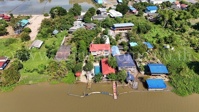 บ้านพักตากอากาศ 126 ตร.ว. ติดริมน้ำเจ้าพระยา บางประอิน