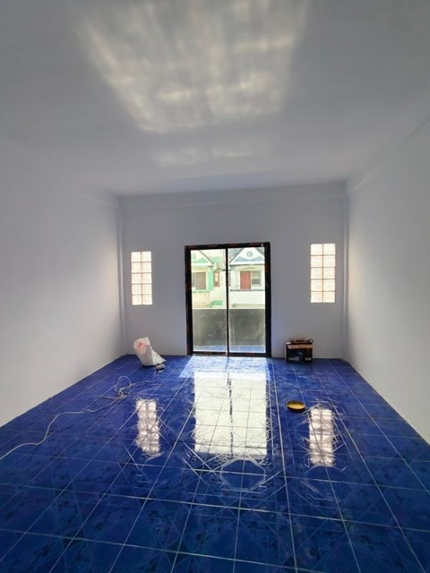 รีโนเวทใหม่ 17 ตร.วา กาญจนาภิเษก1-9 ให้เช่า อาคารพาณิชย์ 4.5 ชั้น 3 นอน 3 น้ำ รร.นานาชาติเลิศหล้า 3.8 กม. MRTหลักสอง 3.6 กม