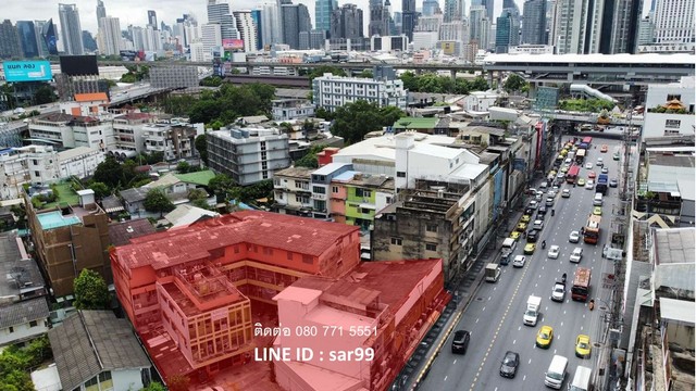 ขาย Apartment 4 ชั้น จำนวน 70 ห้อง และ อาคารพาณิชย์ 8 คูหา ติดถนนใหญ่ ราชปรารภ ประตูน้ำขนาดที่ดิน 400 ตารางวาหน้ากว้าง 48 เมตร ลึก 38 เมตร Red Zone (สีแดง – Commercial Area)สามารถสร้าง shopping centers, office buildings, hotels, and other commercial establishmentsศักยภาพทรัพย์แปลงใหญ่ ติดถนน ราชปรารภ RARE ITEMใกล้ Airport Link สถานี ราชปรารภใกล้ BTS สถานี พญาไทฝั่งตรงข้ามอาคาร ห่างเพียง 100 เมตร กำลังสร้าง MRT จะเสร็จปี 2569*** เหมาะสร้าง อาคาร สำนักงาน โรงแรม คอนโด อ