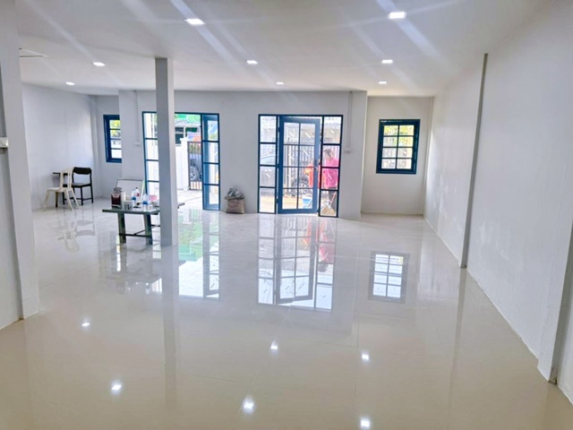 Renovateใหม่ บ้าน 2 ชั้น MRT ภาษีเจริญ 2.4 กม. กัลปพฤกษ์2-8 รร.นานาชาติบริติชโคลัมเบีย 300 ม.4นอน 2 น้ำ54 ตร.วา.224 ตร.ม.