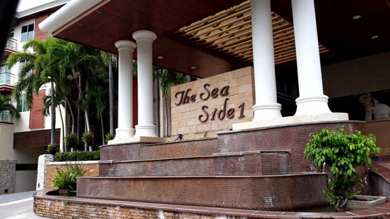 ขายห้องคอนโดเดอะซีไซด์ติดทะเล พื้นที่ 70.95 ตรม. พร้อมเฟอร์ฯ ซ.หัวหิน9 ถ.เพชรเกษมThe Seaside (เดอะ ซีไซด์) Huahinเดอะซีไซด์หัวหิน (The Sea Side Hua Hin)ตั้งอยู่บน ซอย หัวหิน 9 ตำบลหัวหิน อำเภอ หัวหิน ประจวบคีรีขันธ์ 77110ห้องคอนโดอยู่ชั้น 3 (ตึก 4 ชั้น) ตึก Aมีทั้งหมด 4 อาคารขนาดห้อง 95 ตารางเมตร1 ห้องนั่งเล่นขนาดใหญ่1 ห้องนอน- 1 ห้องน้ำ – ครัว ระเบียงFully furnished เฟอร์นิเจอร์ Built in ชุดโซฟา ชุดโต๊ะกินข้าวเฟอร์น