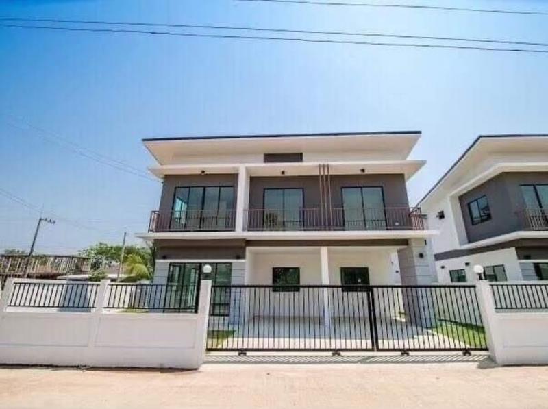 เจ้าของซื้อไว้ไม่เคยเข้าอยู่ ในราคาสุดคุ้มเพียง 2.99 ล้าน 44 ตรว. #หางดง #บ้านมุมพื้นที่เยอะ #ฮวงจุ้ยดี ขายต่ำกว่าราคาประเมิน ใกล้กาดฝรั่ง