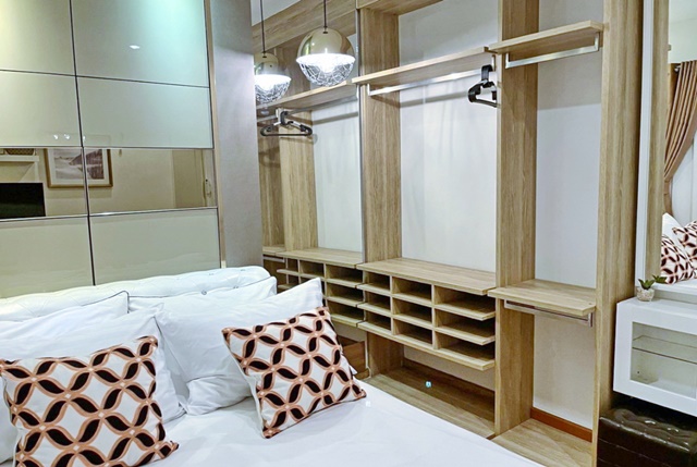 ทำเลเยี่ยม ย่านบางใหญ่ 3 นอน 2 น้ำ ดีไซน์ใหม่ ทาวน์เฮาส์ใหม่เอี่ยม สไตล์โมเดิร์น 149 ตร.ม. 37 ตร.วา.พร้อมเฟอร์ บิวท์อินครบชุดสุดหรูหรา