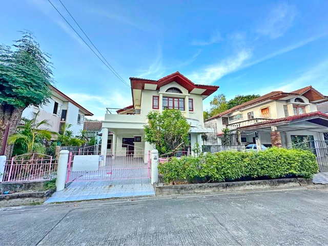  ม.เกษมบัณฑิต ร่มเกล้า 4.5 กม. ใหม่ พร้อมเฟอร์ 3 นอน คุ้มเกล้า 4-8 บ้านศุภาลัย ย่านมีนบุรี  2 น้ำ 52 ตร.วา.244ตร.ม.ง ตลาดยิ่งเจริญทรัพย์ 3.4 กม.แหล่งชุมชน เดินทางสะดวก MRT สุวินทวงศ์ 4.8 กม.ใกล้ เทคนิคกาญจนาภิเษกมหานคร 0.4 กม. รร.คลองสี่ 1.4 กม 12,998 B-MKasemBundit University Romklao 4.5km. Soi Khumklao 4-8 Supalai House MinBuri  newly fur 3bed 2bath 52 sq.wa. 244 sq.m. YingCharoenSap Market 3.4 km. community areas convenient transportation Suwinthawong MRT 4.8 km. near Kanchanaphisek Mahanakorn Technical College 0.4 km. Klong Si School 1.4 km. 12,998 B-Mซ.คุ้มเกล้า 4-8ถนนคุ้มเกล้า สุวิน�