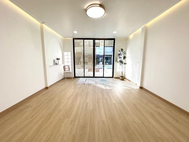 P140 ขายทาวน์โฮม 3 ชั้น ซอยหมู่บ้านร่มรื่น ถนนสตรีวิทยา 2 เขตลาดพร้าว ย่านโชคชัย 4 รัชดา 32 ลาดพร้าว 71 ใกล้ รร.สตรีวิทยา2