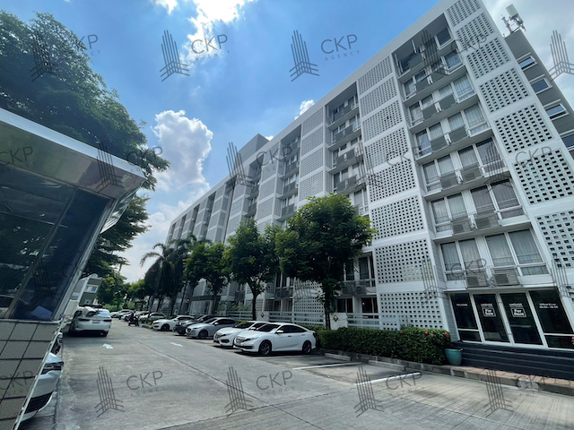 ขาย ขาย คอนโด I-House Rama IX - Ekamai (ไอ-เฮาส์ พระราม 9 - เอกมัย)  ห้องใหญ่ เงียบสงบ ออกได้หลายเส้นทาง แขวงบางกะปิ เขตห้วยขวาง กรุงเทพฯสนใจติดต่อสอบถามได้ค่ะ การเดินทาง- ถนนจตุรทิศ  140 เมตร- ถนนประดิษฐ์มนูธรรม  1.4 กิโลเมตร- ถนนเพชรบุรี  1.5 กิโลเมตร- ถนนทองหล่อ  1.7 กิโลเมตร- ถนนพระรามที่ 9  2.9 กิโลเมตรรายละเอียด (Description) - ขนาด 79.02 ตร.ม.- อยู่ชั้นที่ 1 อาคาร A- 1 ห้องนอน 2 ห้องน้ำ- เครื่องปรับอากาศ 2 เครื