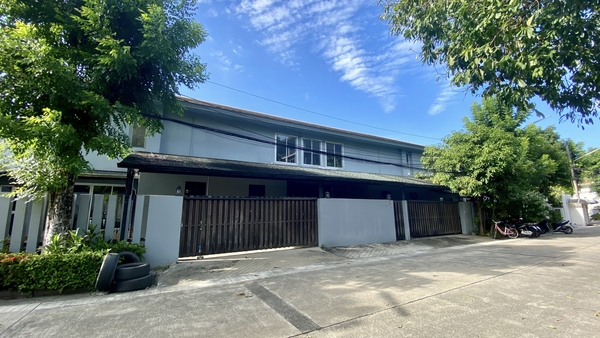 ขาย/ให้เช่า บ้านเดี่ยวหลังใหญ่มาก ทำ office + home office ได้เลย Noble ทารา Town in Town 176.6 ตารางวา