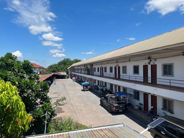 ขายหอพัก 40 ห้องพร้อม อาคารพาณิชย์ 5 คูหา 2 ชั้น ตำบลหมากแข้ง อำเภอเมืองอุดรธานี จังหวัดอุดรธานี เนื้อที่ 2 ไร่ 40 ห้องนอน 40 ห้องน้ำน ราคา 28 ล้าน ราคานี้สามารถต่อรองคุยกันได้ สนใจ 061-9469992 อุดรธานีตำบลหมากแข้ง อำเภอเมืองอุดรธานี จังหวัดอุดรธานี https://maps.app.goo.gl/z24YdArY2isq4BNZ7?g_st=il...................................................................................