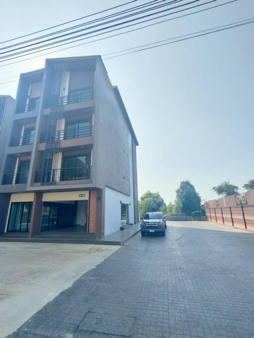 ให้เช่าโฮมออฟฟิศ4ชั้น600ตร.ม.พร้อมโกดังย่านไชน่าทาวน์สามพรานนครปฐมโกดังสูงโปร่งห้องมุมเหมาะสำหรับ เจ้าของ SME Offline -Online และพื้นที่สต๊อกสินค้า และใช้สำหรับไลฟ์สดราคาเช่า 60,000 บาท (สัญญาขั้นต่ำ 2 ปี ประกัน 2 เดือน ล่วงหน้า 1 เดือน)ที่ตั้ง ถนนบรมราชชนนี ตำบล บางเตย อำเภอสามพราน นครปฐม 73170ติดต่อ : คุณภัสพงณ์ 0634098164Line : deedaa23เนื้อที่ 54 ตารางวา จำนวน 4 ชั้น 2ห้องนอน 7ห้องน้ำ 3 ห้องทำงาน- �