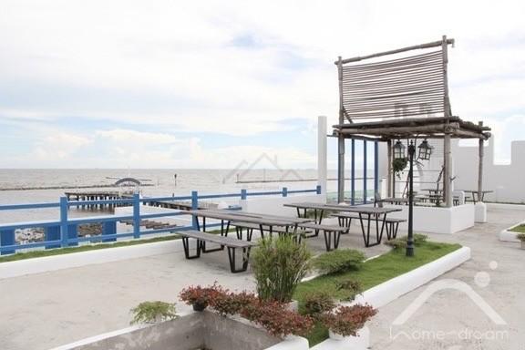 ขายพื้นที่จัดสรร เนื้อที่ 224 ตารางวา โครงการ 180 บางปู บีชเฮ้าส์ วิวสวย ติดทะเล พร้อมจุดชมวิวริมทะเล เดินทางสะดวกราคาขาย 8,000,000 บาทที่ตั้ง ถนนสุขุมวิท ตำบลบางปู อำเภอเมือง จังหวัดสมุทรปราการติดต่อ : คุณภัสพงณ์ 0634098164Line : deedaa23เนื้อที่ 224 ตารางวา หน้ากว้าง 21 เมตร ลึก 40 เมตร พื้นที่จัดสรรติดทะเลสิ่งอำนวยความสะดวกในโครงการ- คลับเฮาส์- สระว่ายน้ำ- สนามเด็กเล่น- สวนสาธารณะ- จุด�