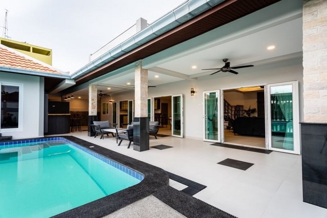 ขายด่วน! บ้านรีโนเวทใหม่พร้อมเฟอร์ ตำบลโป่ง  อำเภอบางละมุง  ชลบุรี