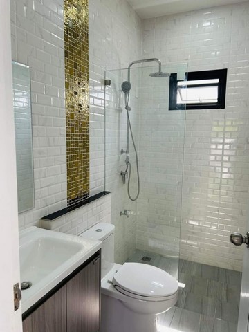 บ้านสวยสุดหรู หลังใหญ่ สร้างใหม่ ทำเลดี โซนแม่ริม