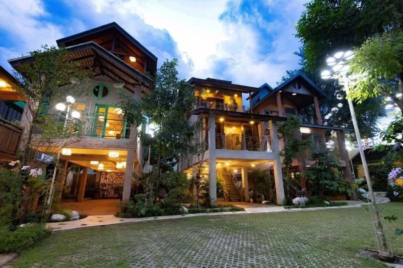 สุดยอดทำเล ให้เช่าเหมา 7 หลัง 190,000 บาท/เดือน #บ้านใหม่เอี่ยม #แยกมีโชคพลาซ่า บ้านเปล่าโล่งๆ #ไม่มีเฟอร์นิเจอร์ #เหมาะสำหรับทำธุรกิจ