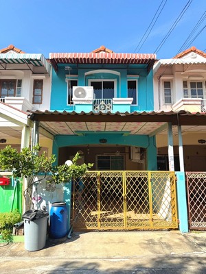 คุ้มที่สุด ราคาถูกมาก! ขายทาวน์เฮ้าส์ 2 ชั้น หมู่บ้านเคซี รามอินทรา 8 พื้นที่ 16 ตรว. 2 ห้องนอน 2 ห้องน้ำ ทำเลดี ติดถนนหทัยราษฎร์ 39 ใกล้ทางด่วน.ที่ตั้ง : ถนนหทัยราษฎร์ 39 แขวงสามวาตะวันตก เขตคลองสามวา กรุงเทพมหานคร.รายละเอียด :- เนื้อที่ 16 ตร.วา- พื้นที่ใช้สอย 150 ตร.ม- 2 ชั้น, 2 ห้องนอน, 2 ห้องน้ำ- พื้นที่จอดรถ 1 คัน - เครื่องปรับอากาศ 3 เครื่อง- มีบิ้วอินเคาน์เตอร์ครัว ทาสีใหม่และต