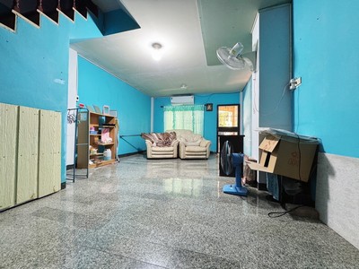 ขายทาวน์เฮ้าส์ 2 ชั้น หมู่บ้านเคซี รามอินทรา 8 พื้นที่ 16 ตรว. 2 ห้องนอน 2 ห้องน้ำ ทำเลดี ติดถนนหทัยราษฎร์ 39 ใกล้ทางด่วน