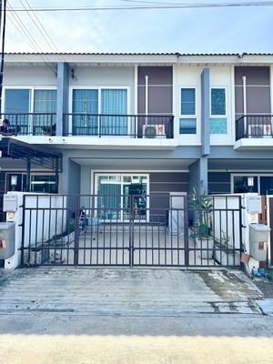 ขายทาวน์เฮ้าส์ 2 ชั้น ศุภาลัย เบลล่า วงแหวน-รามอินทรา พื้นที่ 18.7 ตรว. 3 ห้องนอน 2 ห้องน้ำ 2 ที่จอดรถ ทำเลศักยภาพ