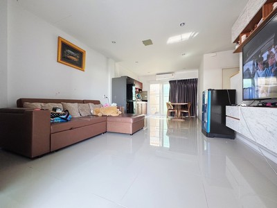 ขายทาวน์เฮ้าส์ 2 ชั้น ศุภาลัย เบลล่า วงแหวน-รามอินทรา พื้นที่ 18.7 ตรว. 3 ห้องนอน 2 ห้องน้ำ 2 ที่จอดรถ ทำเลศักยภาพ