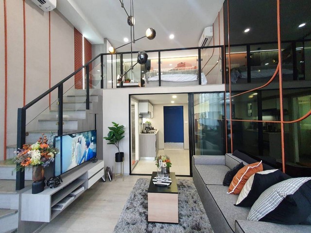 Sub1245ขายดาวน์ขาดทุน คอนโด Origin Plug & Play สิรินธร (แยกบางพลัด ฝั่งธน)ขายดาวน์ขาดทุน (ลดให้ 127,500 บาท เหลือจ่ายจริงเพียง 190,000 บาท) ราคาหน้าสัญญา 3.09 ล้านบาทรับส่วนลดอีก 300,000 บาทเหลือเพียง 2.47 ล้านบาทชั้น 12A โซน A (โซนเลี้ยงสัตว์ไม่ได้)ห้องหันไปทางแม่น้ำเจ้าพระยา รับแดดเช้าไม่ร้อนช่วงบ่าย (ทิศตะวันออก)ห้อง Duo Spece 2 ชั้น type A ครัวกว้าง (ห้องน้ำอยู่โซนครัว แยกจากโซนนั่งเล่น) ขนาดพื้นที่ใช้