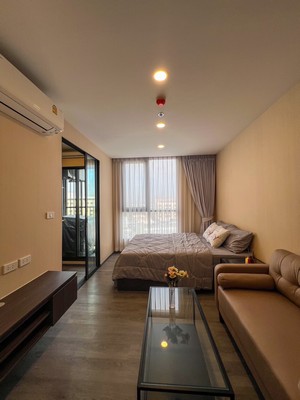 ใกล้ MRT บางกะปิ 200 เมตร!! หาผู้เช่าห้องคนแรก! ให้เช่าคอนโด The Origin ลาดพร้าว-บางกะปิ ครบทุก Function พร้อมเฟอร์นิเจอร์ & มุม Walk in closet.Highlight:- ใกล้ MRT สายสีเหลืองสถานีบางกะปิ เพียง 200 เมตร- ทำเลเดินทางสะดวกมาก ติดถนนใหญ่ลาดพร้าว เชื่อมต่อถนนรามคำแหง, ถนนศรีนครินทร์, ถนนนวมินทร์, ถนนรัชดาภิเษก, เลียบทางด่วนรามอินทรา- ส่วนกลางจัดเต็มใช้งานได้จริงทุกฟังก์ชัน- ได้อยู่ห้องใหม่ ไม่เคยผ