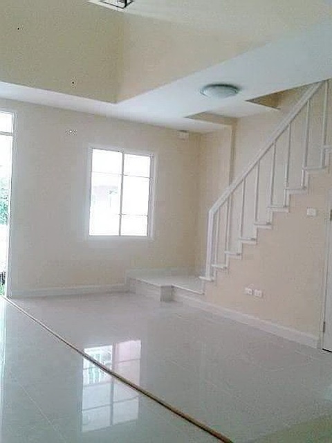 ถูกที่สุดในโลก ใหม่ สภาพสวย ติดถนนใหญ่ Big C สายไหม 800 ม.ทาวน์เฮ้าส์ 3 ชั้น  4 นอน 3 น้ำ 20 ตร.วา.180 ตร.ม.  ม.นอร์ทกรุงเทพ 5.6 กม.