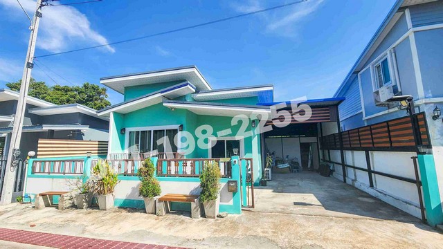 ขายบ้านเดี่ยวชั้นเดียว หลังรพ.เกษมราษฎร์ ต่อเติมพร้อมเครื่องใช้ไฟฟ้า หิ้วกระเป๋าพร้อมเข้าอยู่ ไม่มีค่าส่วนกลางตลอดชีพ พื้นที่ 48.3 ตร.ว พิกัด หลังรพ.เกษมราฎร์ ต.ปากข้าวสาร อ.เมือง จ.สระบุรี      ใกล้ตลาดนัด  ใกล้รพ.เกษมราฎร์ รายละเอียดบ้านบ้านเดี่ยวชั้นเดียว 3 ห้องนอน2 ห้องน้ำ1 โซนทานอาหาร 1 ห้องรับแขก 1 ห้องเก็บของพร้อมโรงจอดรถของแถมฟรี-เเอร์2 ตัว 12000btu  18000btu-เเถมเครื�