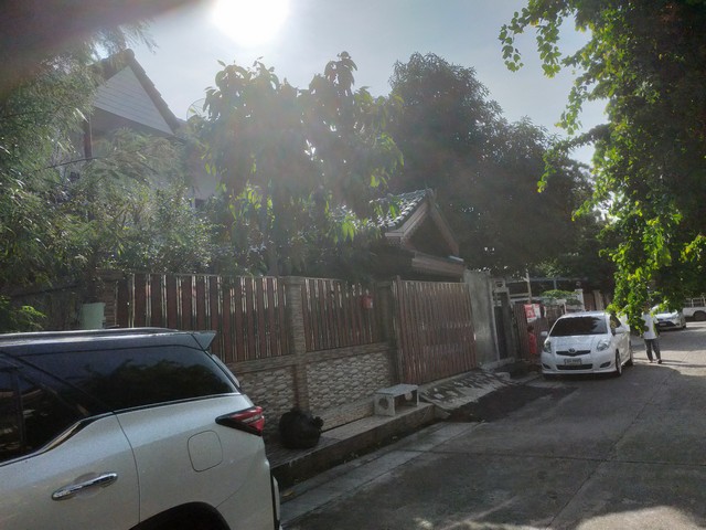 ขายทาวน์เฮ้าส์ 2 ชั้น หมู่บ้านสุธาวี (คลองขุด) บางพลี ห้องริม พื้นที่ 45 ตร.ว. ขายถูก