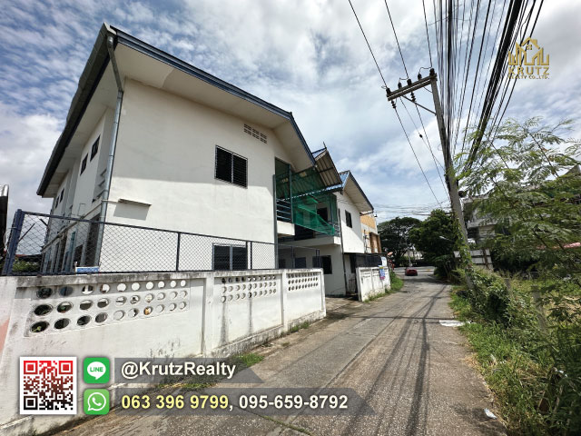 ขายกิจการหอพัก 2 ชั้น เนื้อที่ 102 ตรว. 21 ห้อง พร้อมผู้เช่า บนถนนสมโภชเชียงใหม่ 700 ปี ต.ป่าแดด อ.เมือง จ.เชียงใหม่