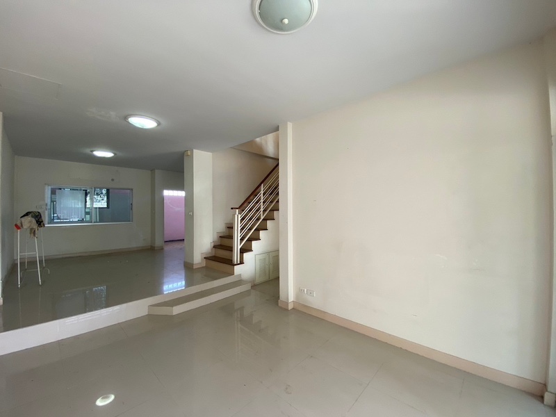 BS928 ขายทาวน์โฮม 2 ชั้น ม.รื่นฤดี 4 คลอง 4 ใกล้ทางด่วนฉลองรัช และสถานีรถไฟฟ้าคูคต