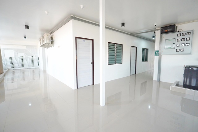 ม.กำนันแม้น 22-32 Big C กัลปพฤกษ์  โรงแรมใหม่ไม่เคยอยู่ รร.นานาชาติบริติชโคลัมเบีย 600 ม.  62 นอน 2,002 ตร.ม 152ตร.วา.  62 น้ำ