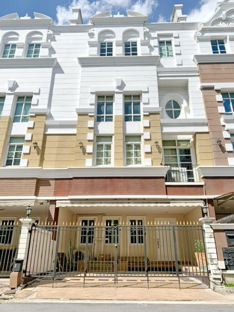 BTSปุณณวิถี1.8กม.  ให้เช่า ทาวน์เฮาส์หรู 4 ชั้น วชิรธรรมสาธิต 25-33 ตลาดมหาสิน 600 ม. 3นอน 4 น้ำ สภาพดี แต่งสวย จัดเต็มเฟอร์ เครื่องใช้ไฟฟ้า 24 ตร.วา.320 ตร.ม.รร.นานาชาติกลอรี่สิงคโปร์ ซอย30 500 ม. ผ้าม่านทั้งหลัง ต่อเติมห้องครัวใหม่ 41,999 B-M เดินทางสะดวกสบาย BTS Punnawithi 1.8km. For rent 4-storey Wachiratham Sathit 25-33 41,999B-M luxury townhouse MahaSin Market 600m. 3bed 4bath good condition beautifully decorated fully fur electrical appliances 24sq.wa.320sq.m.Glory Singapore Inter Sch Soi30 500m. curtains throughout the house new kitchen extension  convenient transportation ซ.วชิรธรรมสา