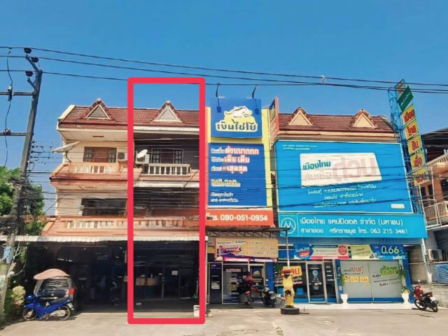 ขายด่วนอาคารพาณิชย์ 3 ชั้น เนื้อที่ 23.8 ตารางวา ตำบลรอบเวียง อำเภอเมืองเชียงราย จังหวัดเชียงราย ใจกลางเมืองจังหวัดเชียงรายอาคารพาณิชย์ย่านธุรกิจ ติดถนนเส้นหลัก กลางเมืองจังหวัดเชียงราย ใกล้แหล่งท่องเที่ยวมากมาย ใกล้เซ็นทรัลเชียงรายเพียง 2.9 กิโลเมตรข้อมูลทรัพย์ http://tnyurl.au/TK8211รหัสทรัพย์ : KRTK82011ที่ตั้ง: ตำบลรอบเวียง อำเภอเมืองเชียงราย จังหวัดเชียงราย 50200พิกัด: https://map