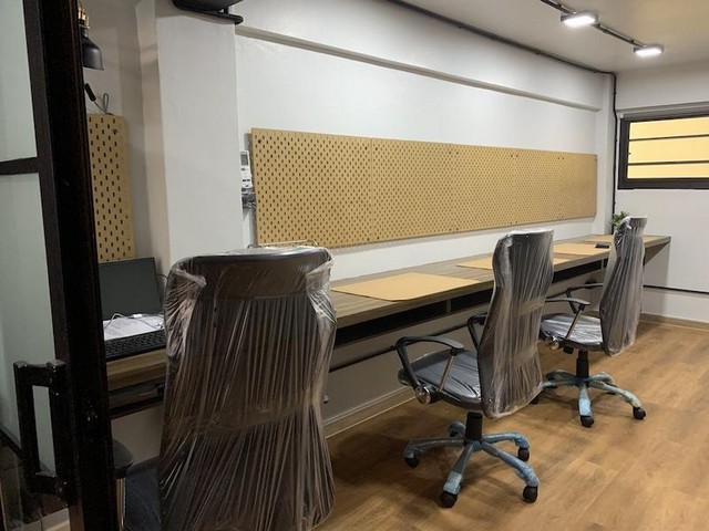 ให้เช่าโฮมออฟฟิศ 3 ชั้น ซอยแม้นศรี ป้อมปราบศัตรูพ่าย ใกล้ MRT สามยอดราคาเช่า 59,500 บาท / เดือนที่ตั้ง ถนนบำรุงเมือง ซอยแม้นศรี แขวงคลองมหานาค เขตป้อมปราบศัตรูพ่าย กรุงเทพมหานคร 10100ติดต่อ : คุณภัสพงณ์ 0634098164Line : deedaa23พื้นที่ใช้สอย 123 ตารางเมตร จำนวน 3 ชั้น 2 ห้องผู้บริหาร 1 ห้องประชุม 2 ห้องน้ำ จอดรถ 2 คัน ฟรีทั้งวัน สามารถจอดได้แถววัดใกล้เคียงRenovate ใหม่หมด อายุการใช้งานเพียง 1 ปีค�