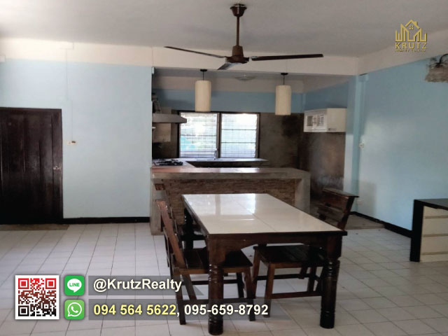 ขายด่วนบ้านพัก 5 นอน 2 น้ำ 24 ตรว ย่านสันติธรรม ติดถนนสายหลัก ใจกลางเมืองใกล้นิมมาน ทำเลทอง ต.ช้างเผือก อ.เมือง จ.เชียงใหม่