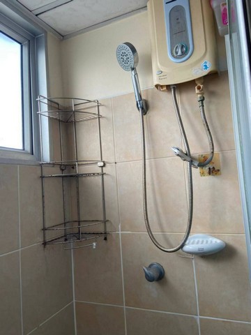 Tel 062-7075665 KหลันID LINE : lunlyly********ให้เช่าห้อง********ให้เช่า City Home Ratchada10ซิตี้ โฮม รัชดา10พัฒนาโดย บริษัท บริษัท ศุภาลัย จำกัด (มหาชน)ห้องสตูดิโอ 1ห้องน้ำ ขนาด30.9 ตร.ม ชั้น4 ตึก I1ราคา 7,000บาท/เดือน สัญญา1ปีประกัน2เดือน ล่วงหน้า1เดือน✅ เฟอร์ฯ และเครื่องใช้ไฟฟ้า (แอร์ ตู้เย็น TV เครื่องซักผ้า)- ที่นอน  size 6ฟุต- ตู้เสื้อผ้า- โซฟารับแขกใกล้สถานที่สำคัญ- ห้างสรรพสินค้าโรบินสัน รัชดาภิเษก-ใกล้ MRT ห้วยขวาง