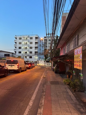 ขายที่ดินพร้อมสิ่งปลูกสร้าง 64 ตารางวา ถ.สังคมสงเคราะห์  โชคชัย 4   ลาดพร้าว   ZJ151