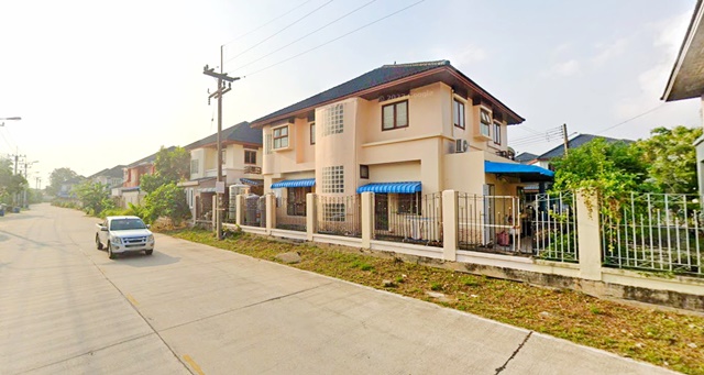 ตลาดดิโอโซน 1 กม. รร.อัสสัมชัญระยอง1.8 กม. บ้านเดี่ยว 2 ชั้นหลังใหญ่ 240 ตร.ม. 80 ตร.วา.บิวท์อินครัว ห้องน้ำ 3 นอน 3 น้ำ ใกล้ตัวเมือง